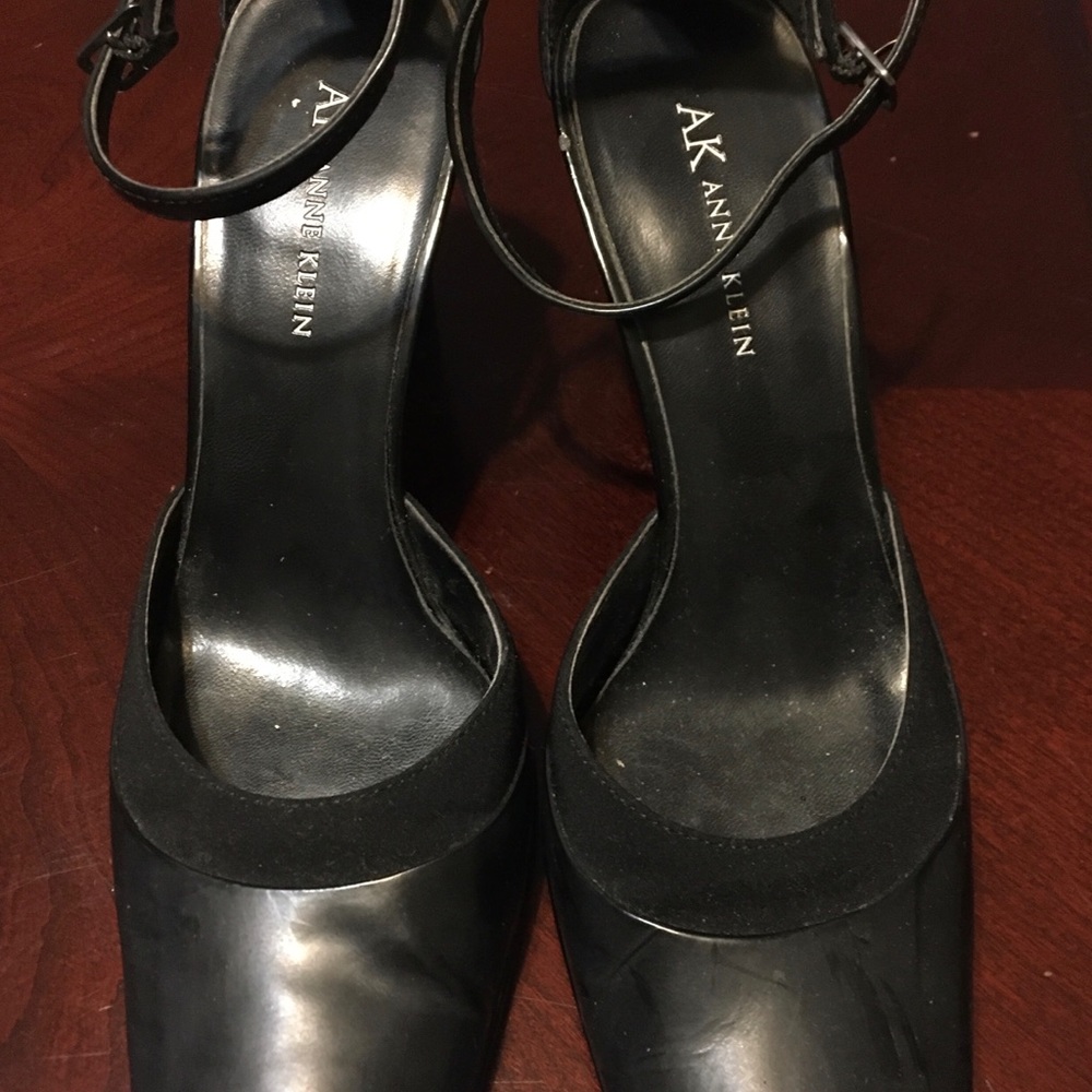 AK Anne Klein. Black high heels. Round toe.  8.5